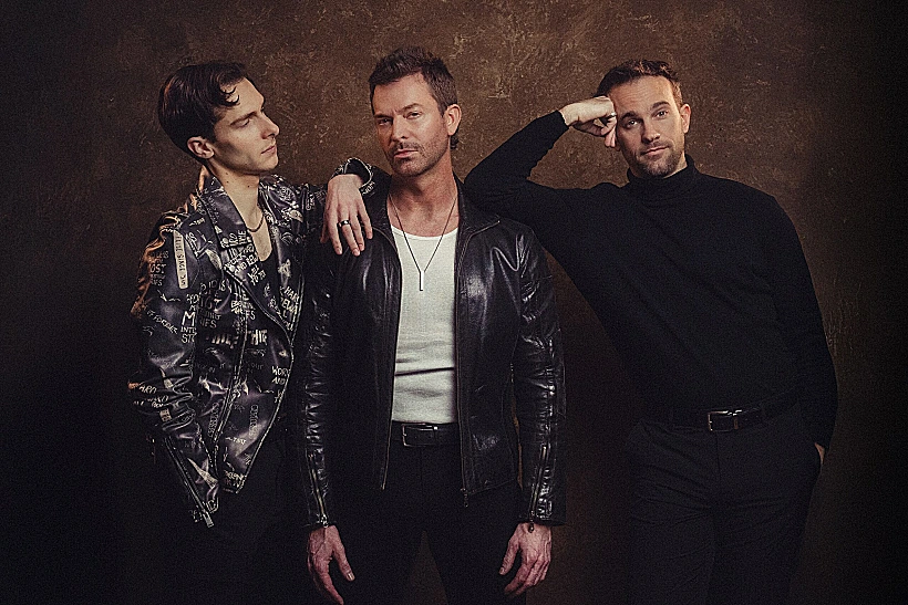 יפתח מזרחי ושחקני "Already Perfect"