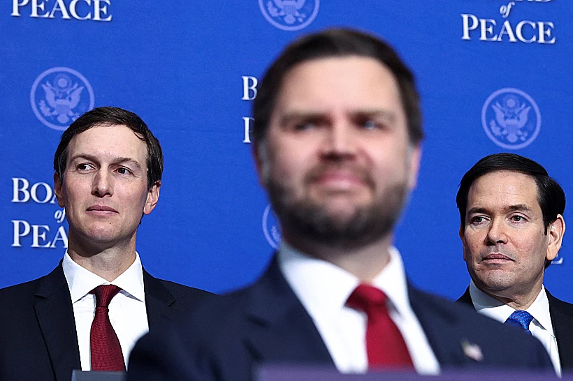 סגן הנשיא ואנס לצד רוביו וקושנר בכינוס הראשון של מועצת השלום