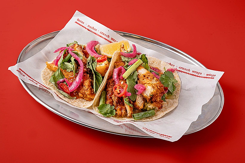 טאק צ'יקן - בניגוד לטאקו הרגיל כאן אתם צריכים לעשות את הקיפול