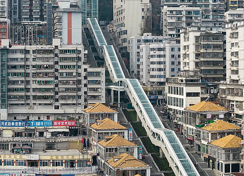 חלק קטן מהמדרגות הנעות בעיר