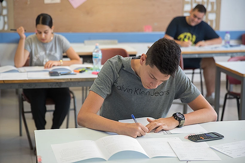 תלמידים בבית ספר תיכון בירושלים (ארכיון)