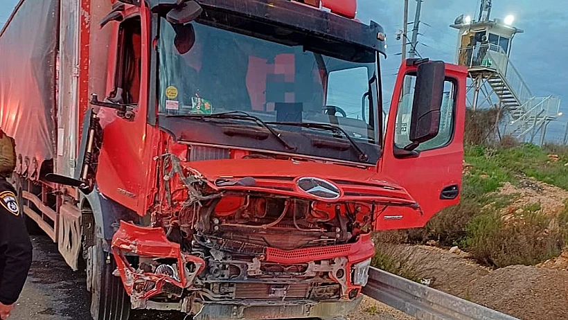 המשאית בזירת הדריסה בצומת תפוח