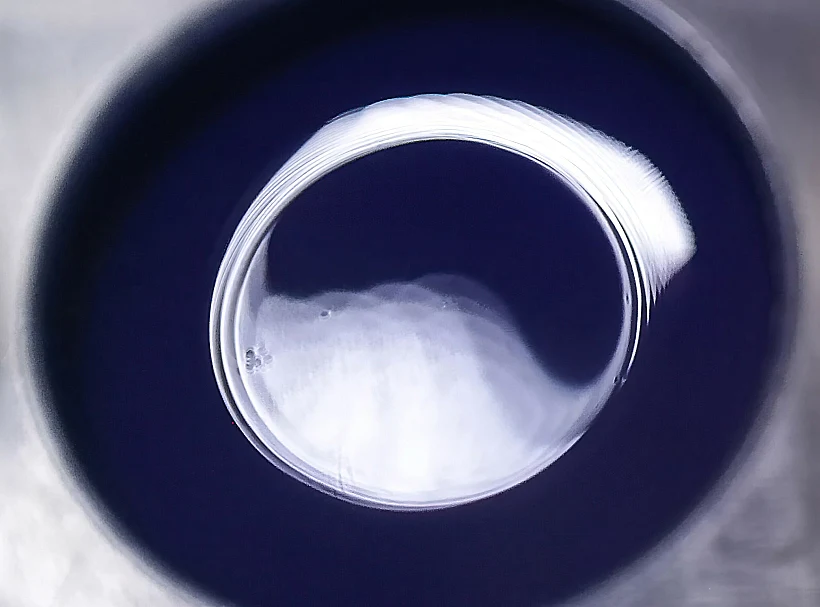 "תוף מכונת כביסה בפעולה"