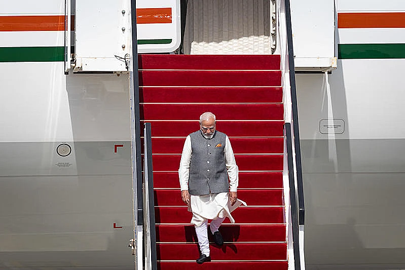 ראש ממשלת הודו מודי נוחת בנתב"ג