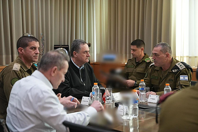 שר הביטחון ישראל כ"ץ והרמטכ"ל אייל זמיר בהערכת מצב