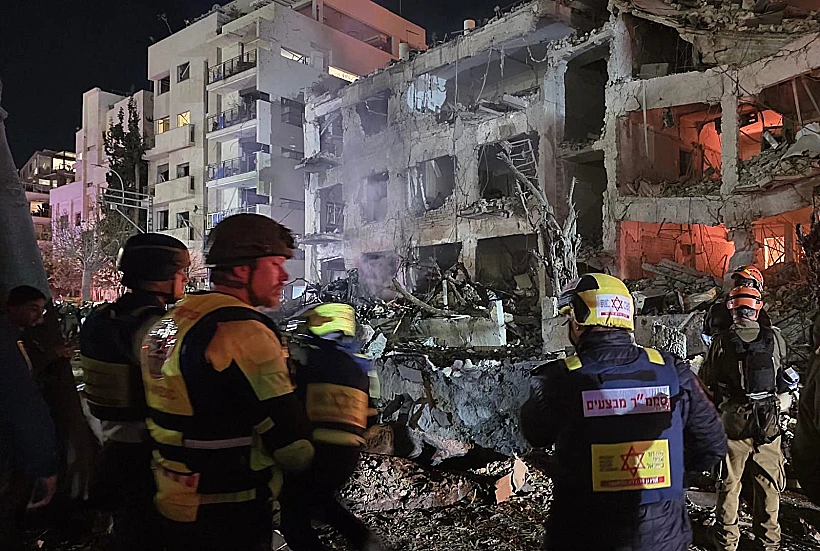 הרס בזירת פגיעה ישירה בתל אביב