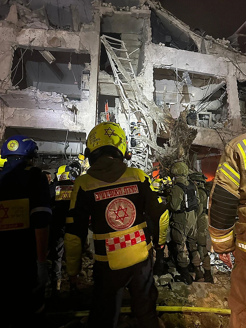 הרס בזירת פגיעה ישירה בתל אביב