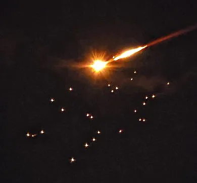 תיעוד של טיל עם חימוש מתפצל