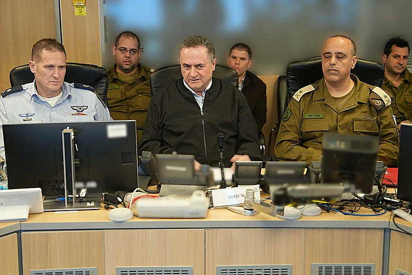 שר הביטחון ישראל כ"ץ בבור עם סגן הרמטכ"ל האלוף תמיר ידעי ומפקד חיל האוויר האלוף תומר בר