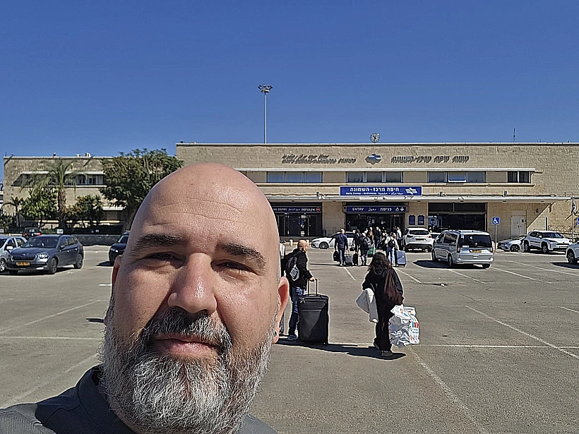 "מצאתי את עצמי על אוניית משא"