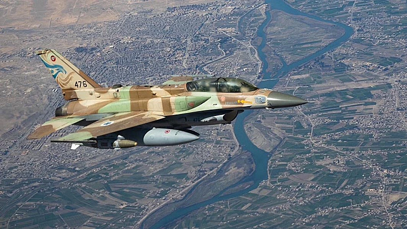 מטוס קרב של חיל האוויר בדרך לתקיפה באיראן