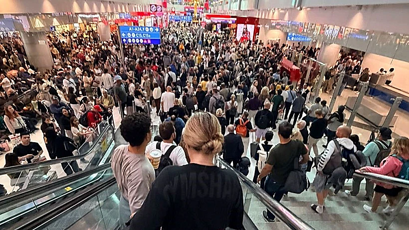 נמל התעופה בדובאי לאחר פגיעת הכטב"ם