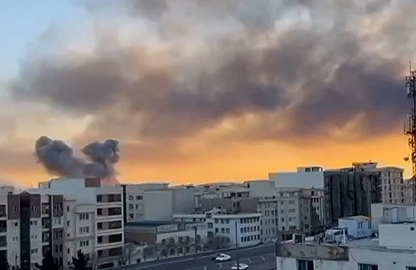 שמיים שחורים בטהרן לאחר התקפת חיל האוויר