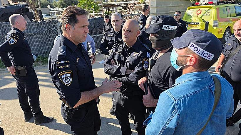 ניצב אמיר כהן בזירה בלוד