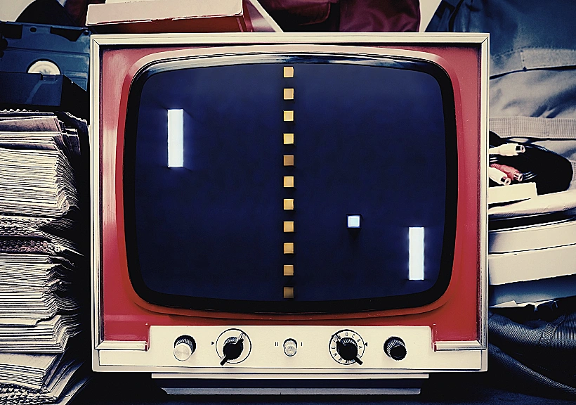 ב־2022 אותה מערכת בדיוק הצליחה ללמוד לשחק Pong, אחד ממשחקי הווידאו הראשונים בהיסטוריה