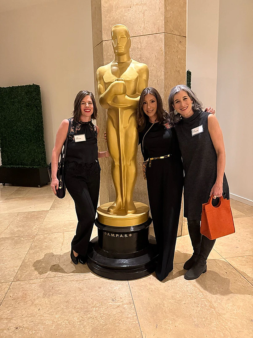 הילה מדליה (במרכז) עם מפיקת הסרט יעל מלמד והמפיקה בפועל ליבי לינקינסקי