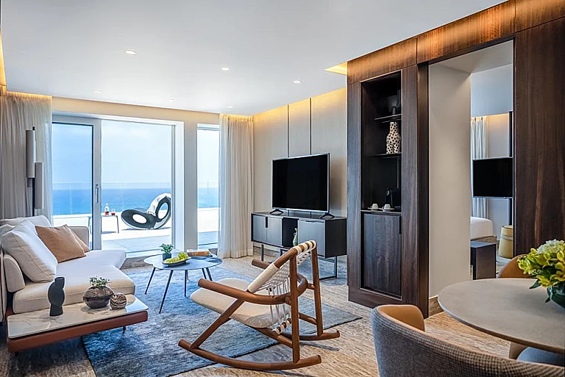 סוויטת טראסה מחודשת מלון דן תל אביב