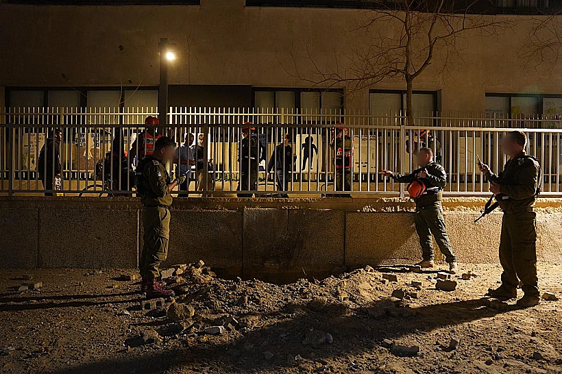 כוחות פיקוד העורף בזירת נפילה במרכז הארץ