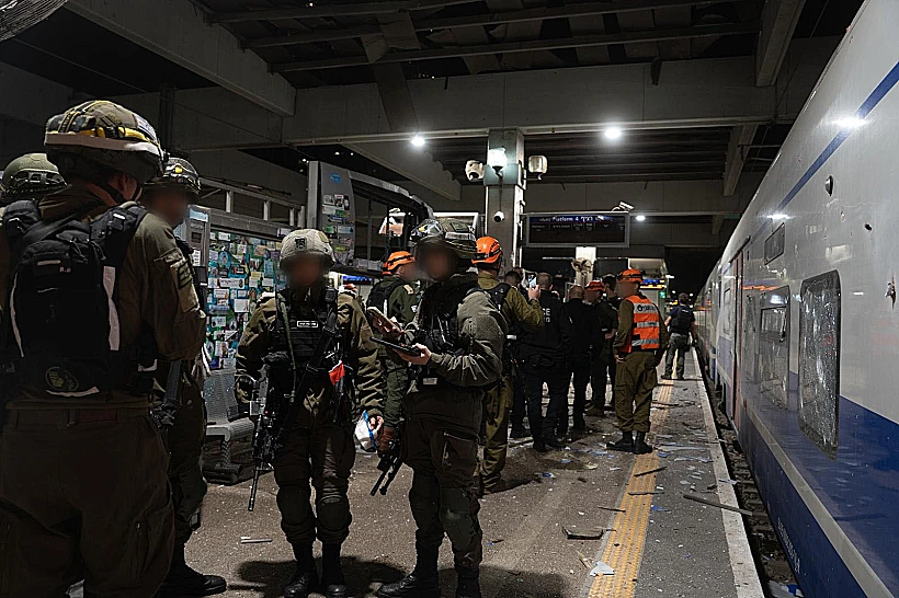 זירת הפגיעה בתחנת הרכבת סבידור-מרכז בתל אביב
