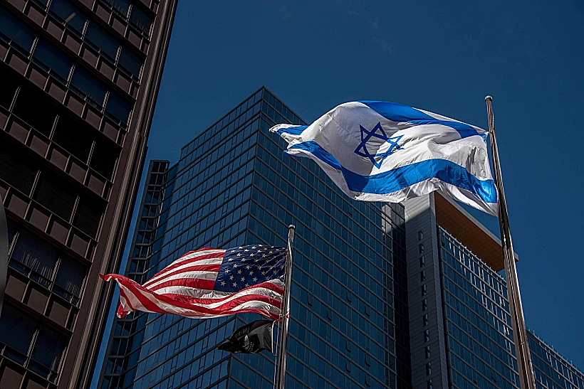 חיילי מארינס אמריקאים קיבלו משימה לא שגרתית: לטעום חטיפים מקומיים