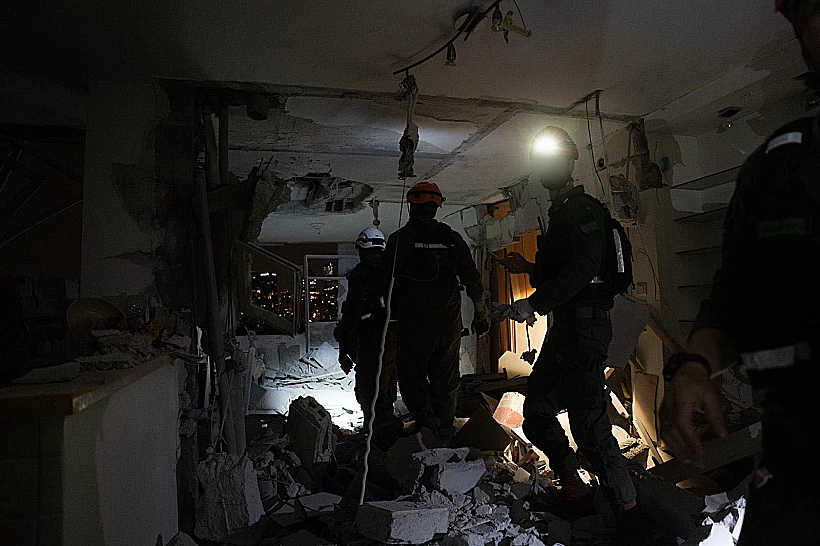 כוחות פיקוד העורף בזירת נפילה