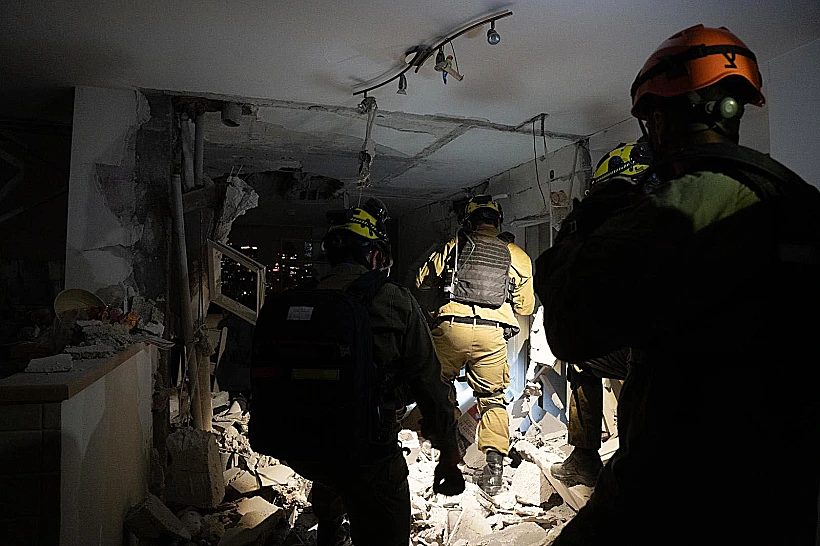 כוחות פיקוד העורף בזירת נפילה