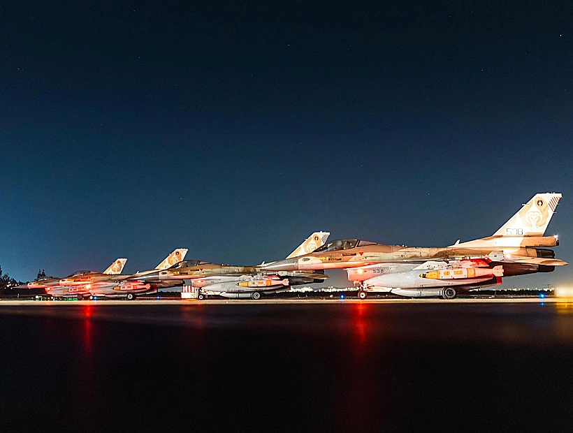 מטוס קרב של חיל האוויר בדרך לתקיפה באיראן