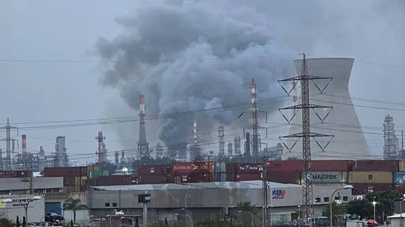 פגיעה בבתי הזיקוק בחיפה