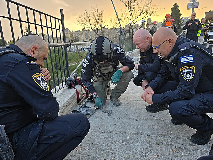 כוחות משטרה בזירת הנפילה בעיר העתיקה בירושלים