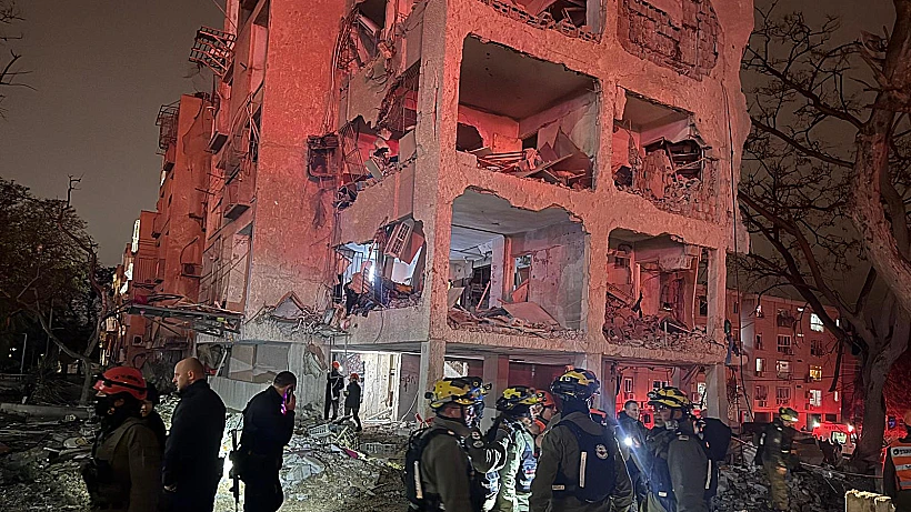 כוחות פיקוד העורף בזירת הפגיעה הישירה בערד