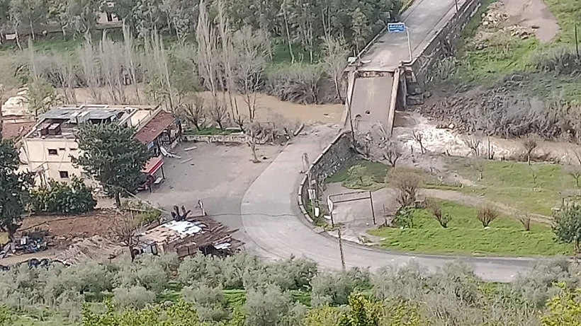 גשר אל-קעקעיה שהופצץ בנהר הליטני