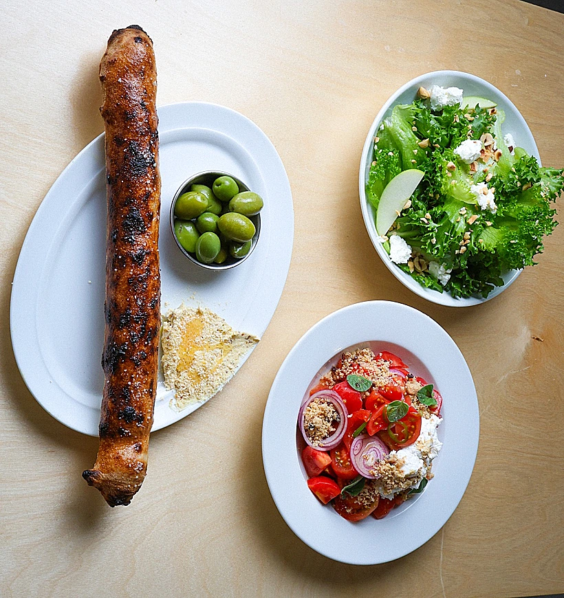 פוקצ׳ה, סלט ביינה וסלט עגבניות בקוטה Cotta