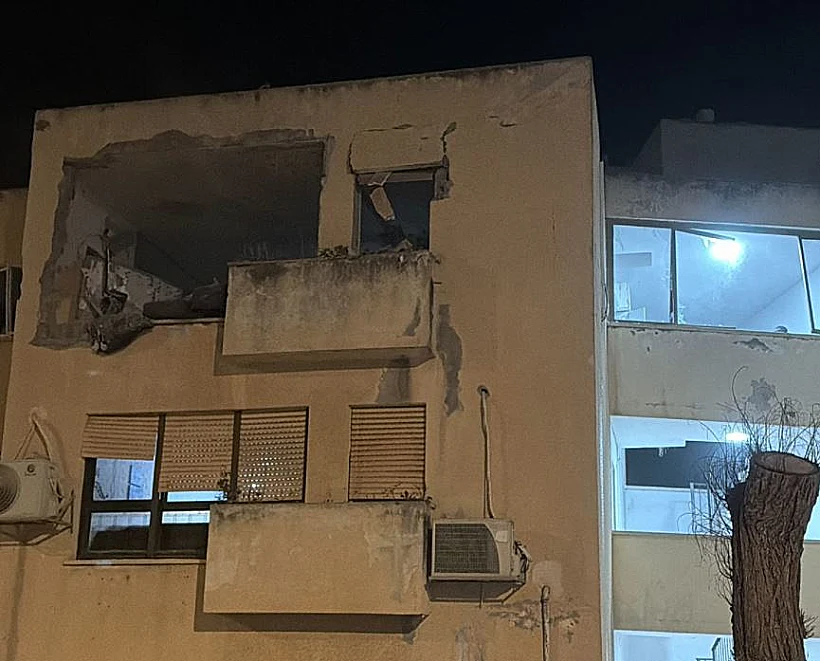 הבניין שנפגע בנשר