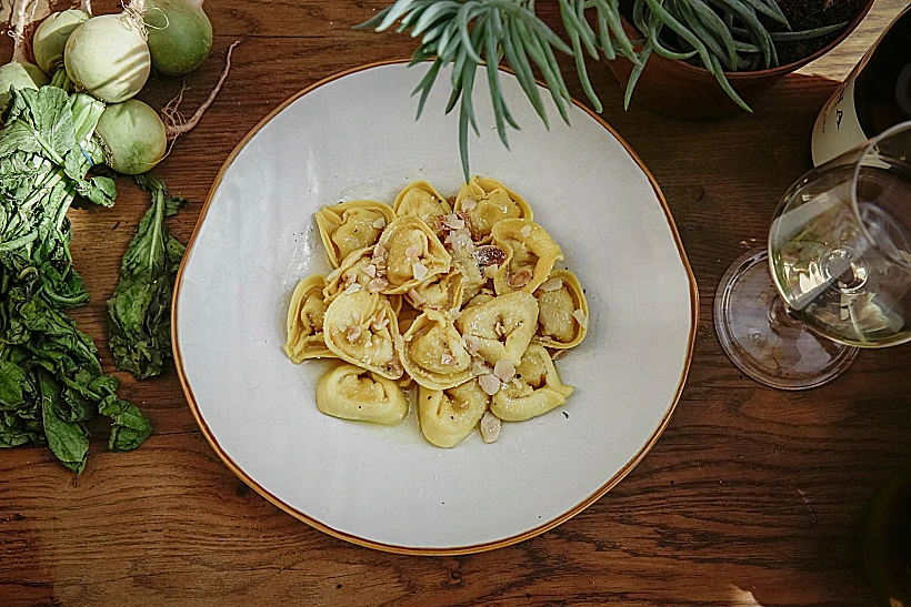 רביולי, קפה צין