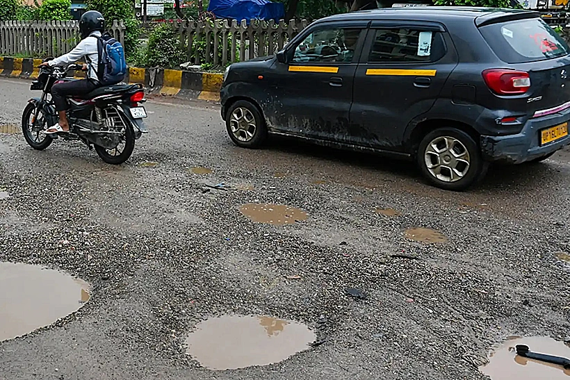 בעקבות טלטול חד בכביש, הצוות הבחין בשינוי דרמטי: היא החלה לנשום באופן עצמאי ולהגיב