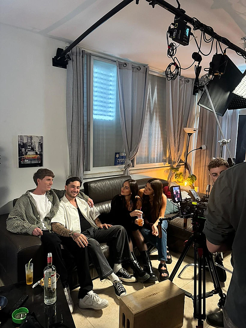 מתוך צילומי הסדרה "חיים כפולים"