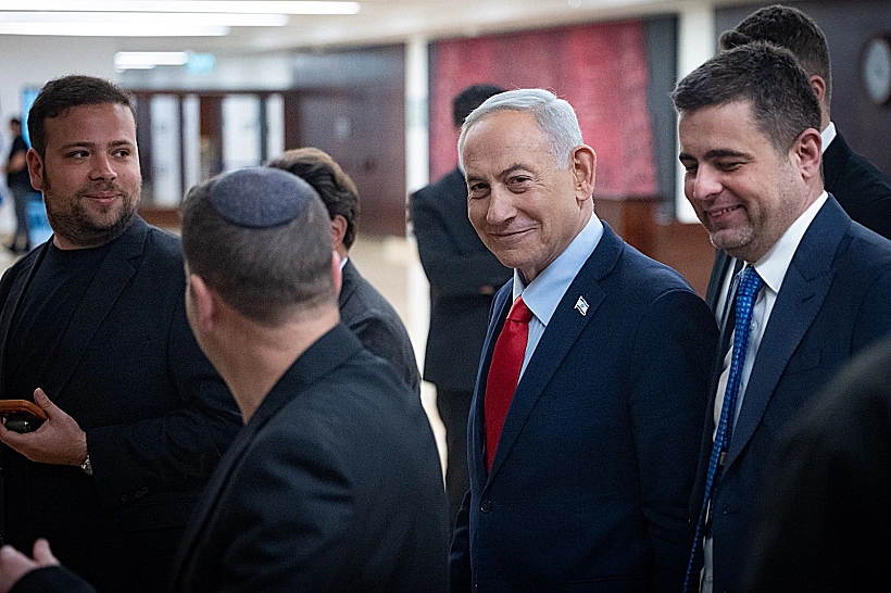 נתניהו וזיו אגמון (מימין)