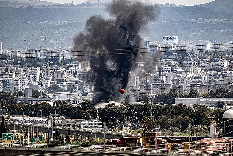הפגיעה בבתי הזיקוק בחיפה