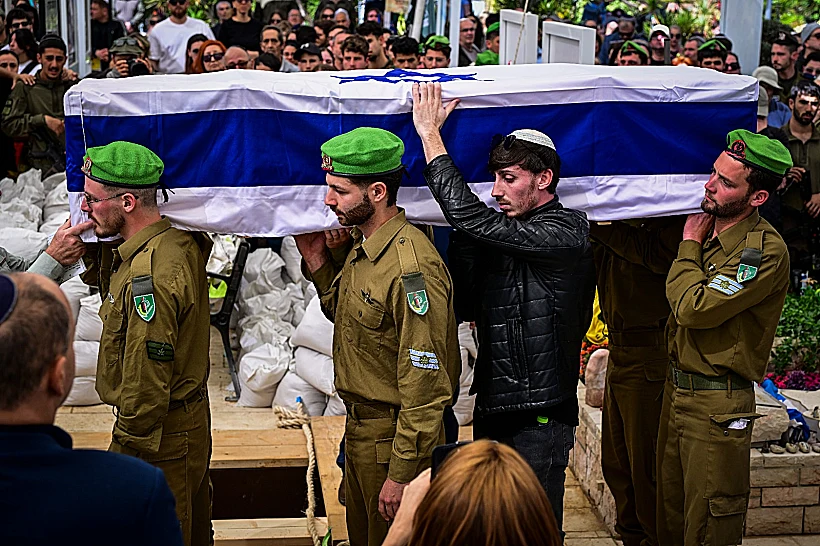 הלווייתו של סמ"ר מקסים אנטיס
