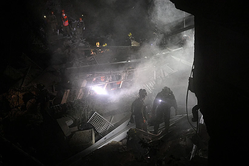 כוחות פועלים בזירת הפגיעה בחיפה