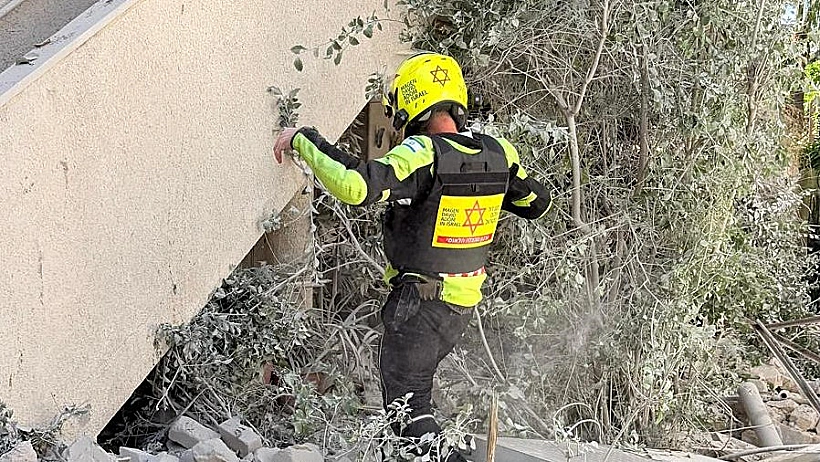 צוותי מד"א פועלים בזירת נפילה במרכז