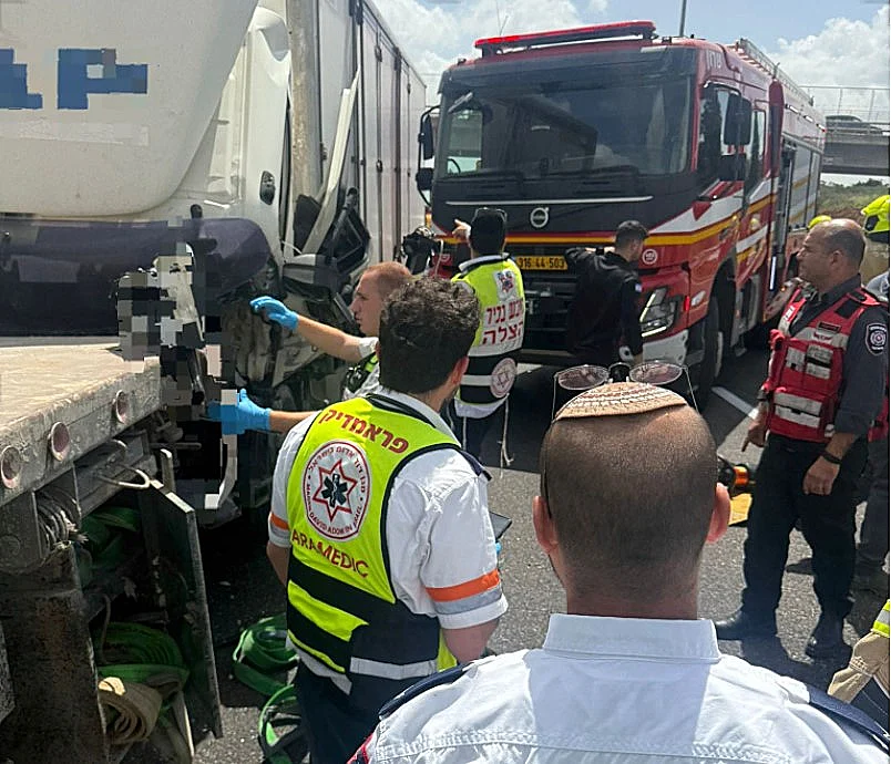 זירת התאונה בכביש 6