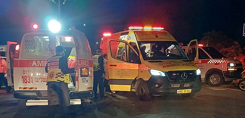 אמבולנסים בזירת התאונה בבית שמש