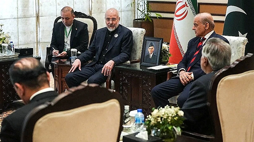 המשלחת האיראנית וראש ממשלת פקיסטן באיסלמאבד