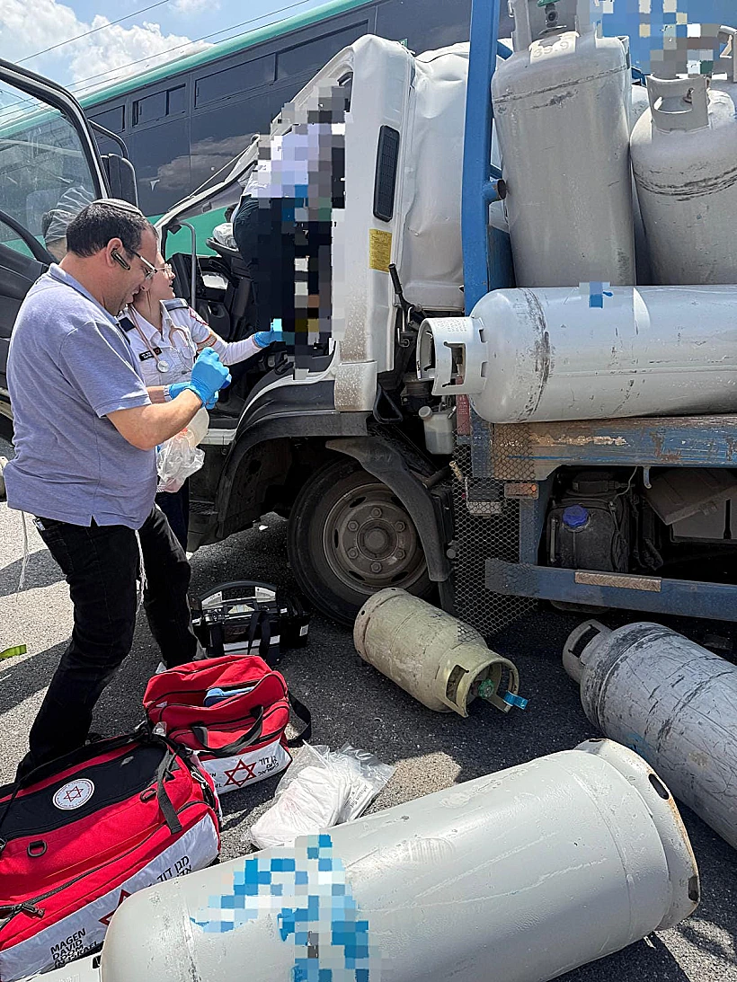 זירת התאונה בכביש 1 סמוך למחלף ענבה