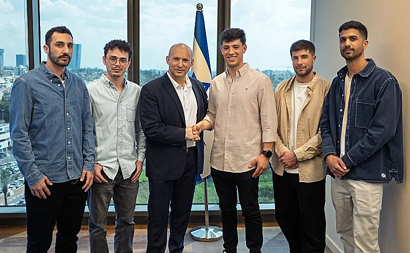 בנט עם חברי "כתף אל כתף"