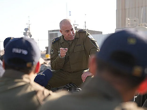 מפקד חי הים אלוף דוד סער סלמה בהערכת מצב