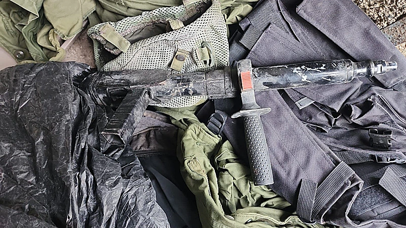 כלי נשק שנמצאו בביתו של המחבל שחוסל בהתנחלות נגוהות