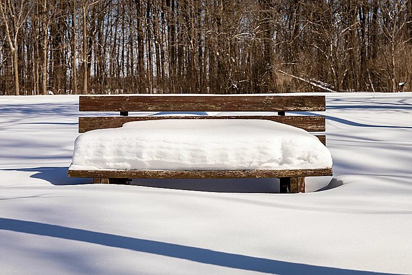 נמצא ללא דופק לאחר שנרדם על ספסל ברחוב