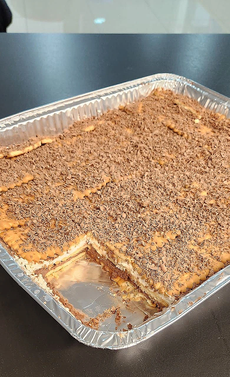 עוגת הביסקווטים של סתיו חלפון ז״ל